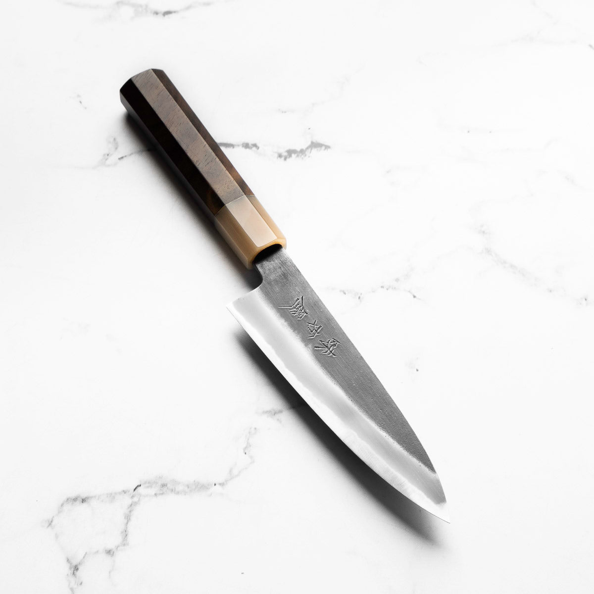 Mutsumi Hinoura Ajikataya White 2 Petty 135mm - Rosewood / White Horn